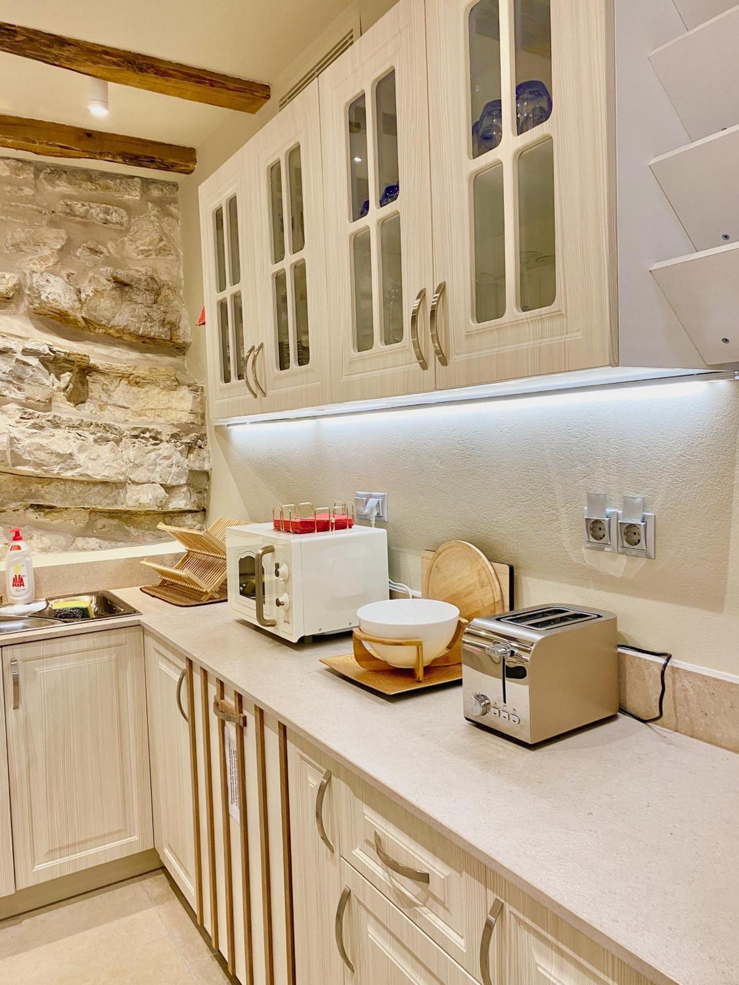 Villasonboard Rock Villa 3 Bed, 3 Bath, Jacuzzi, Seaside Эрмиони Экстерьер фото
