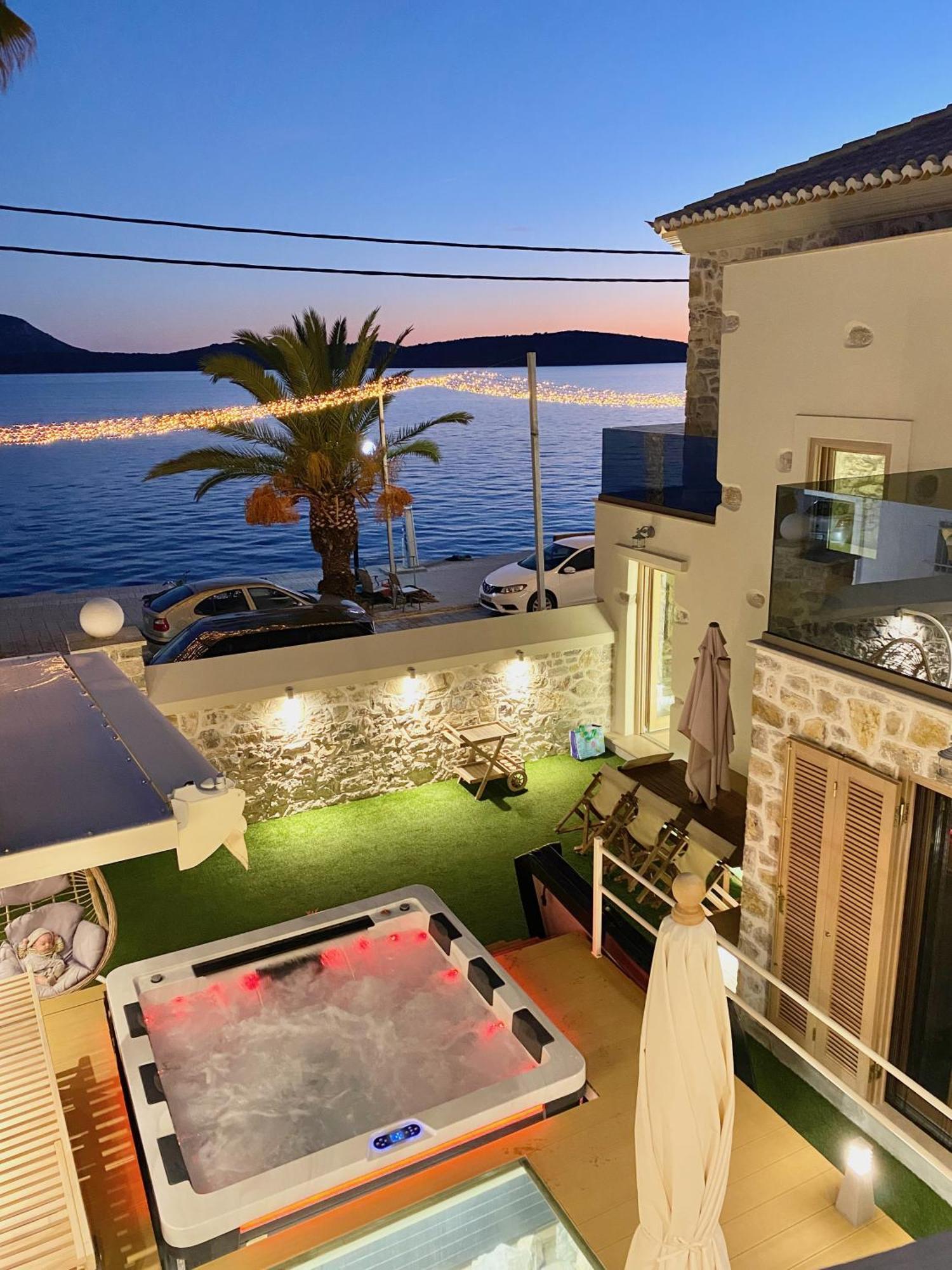 Villasonboard Rock Villa 3 Bed, 3 Bath, Jacuzzi, Seaside Эрмиони Экстерьер фото